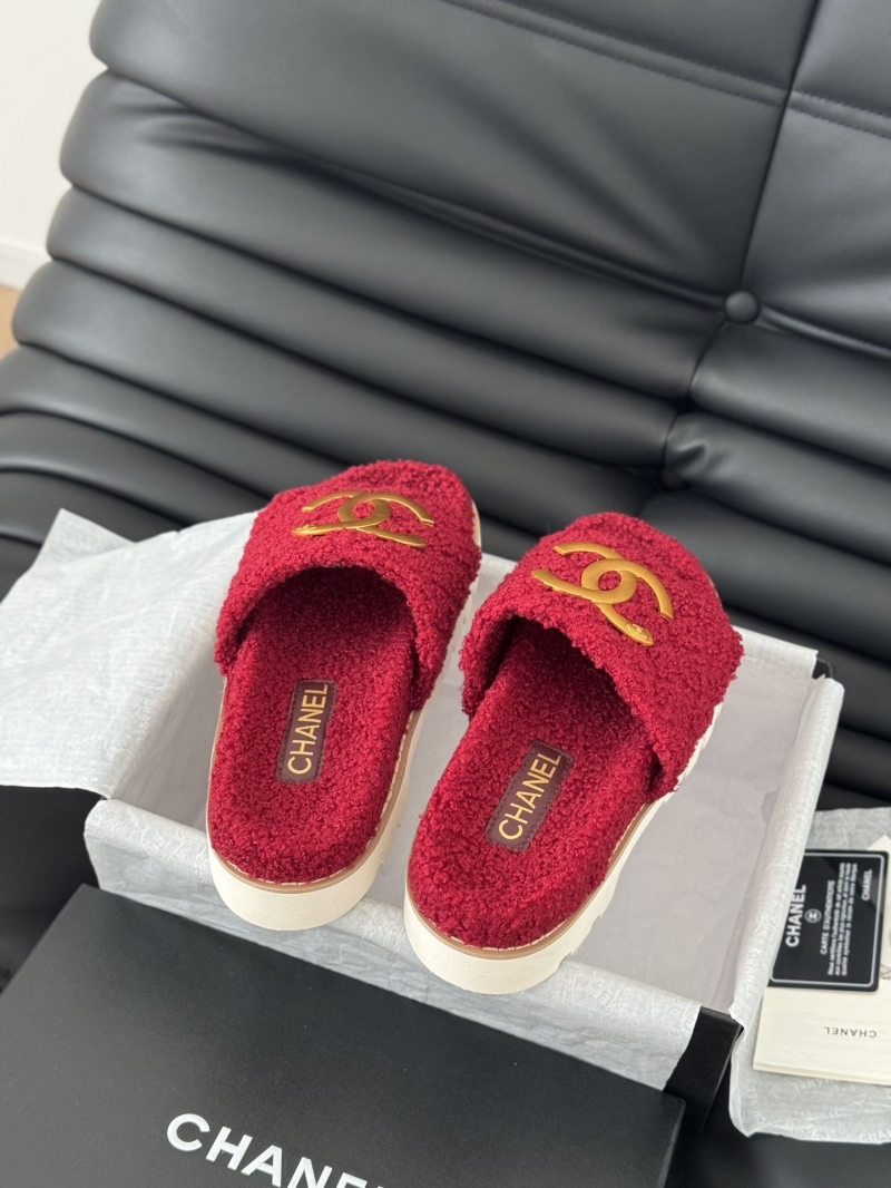 Ch**el slippers